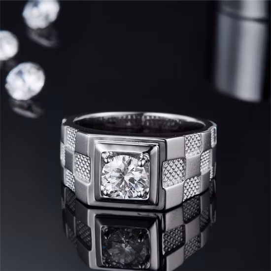 Bijoux de mariage de luxe pour hommes plaqué or blanc en argent pur 1CT Vvs Moissanite Diamond Bague de fiançailles d'éternité